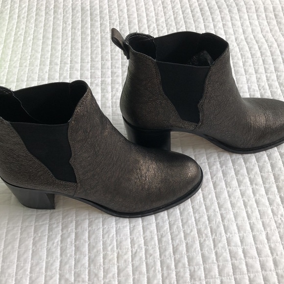 Sam Edelman Booties. - Picture 2 of 8